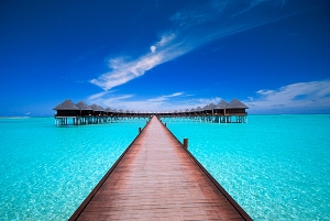 10010-a-bridge-leading-to-water-bungalows-on-the-ocean-pv